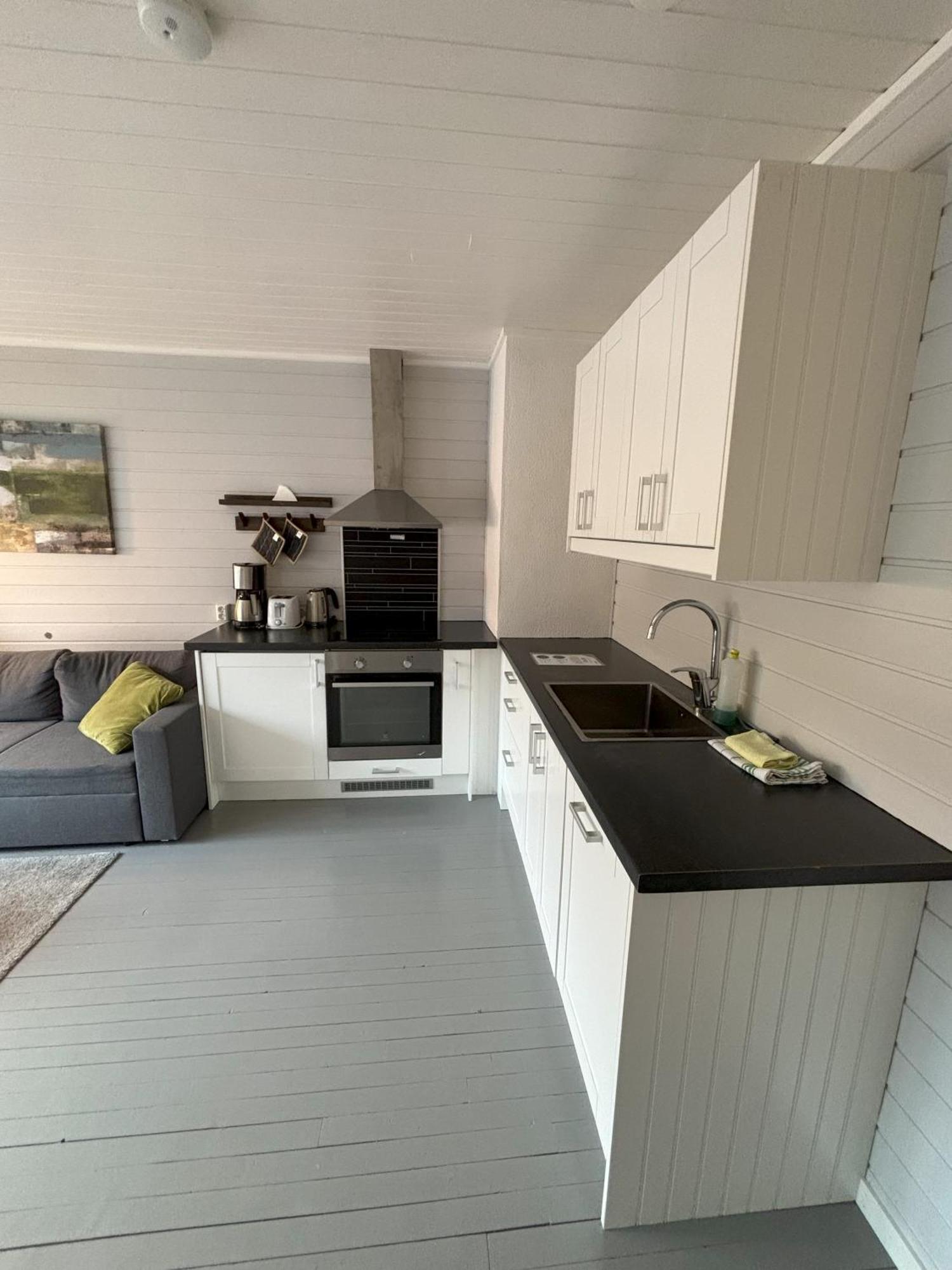 Buodden Rorbuer - Fisherman Cabins Sørvågen Bagian luar foto