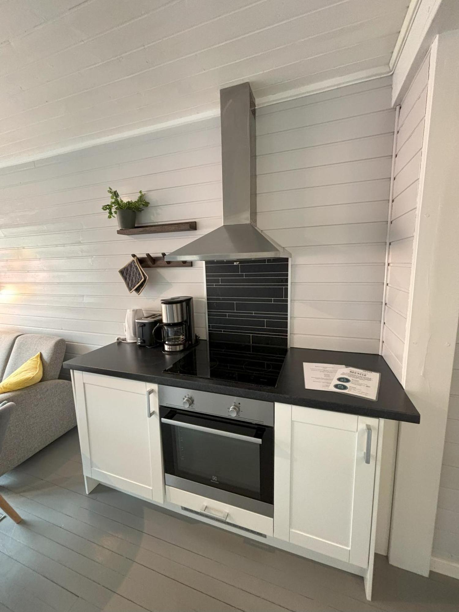 Buodden Rorbuer - Fisherman Cabins Sørvågen Bagian luar foto